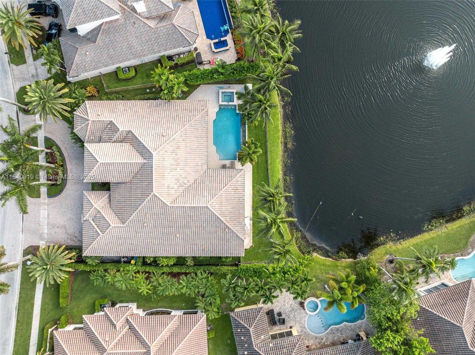 Small Image of 770 LEIGH PALM AVE, Plantation Number 2