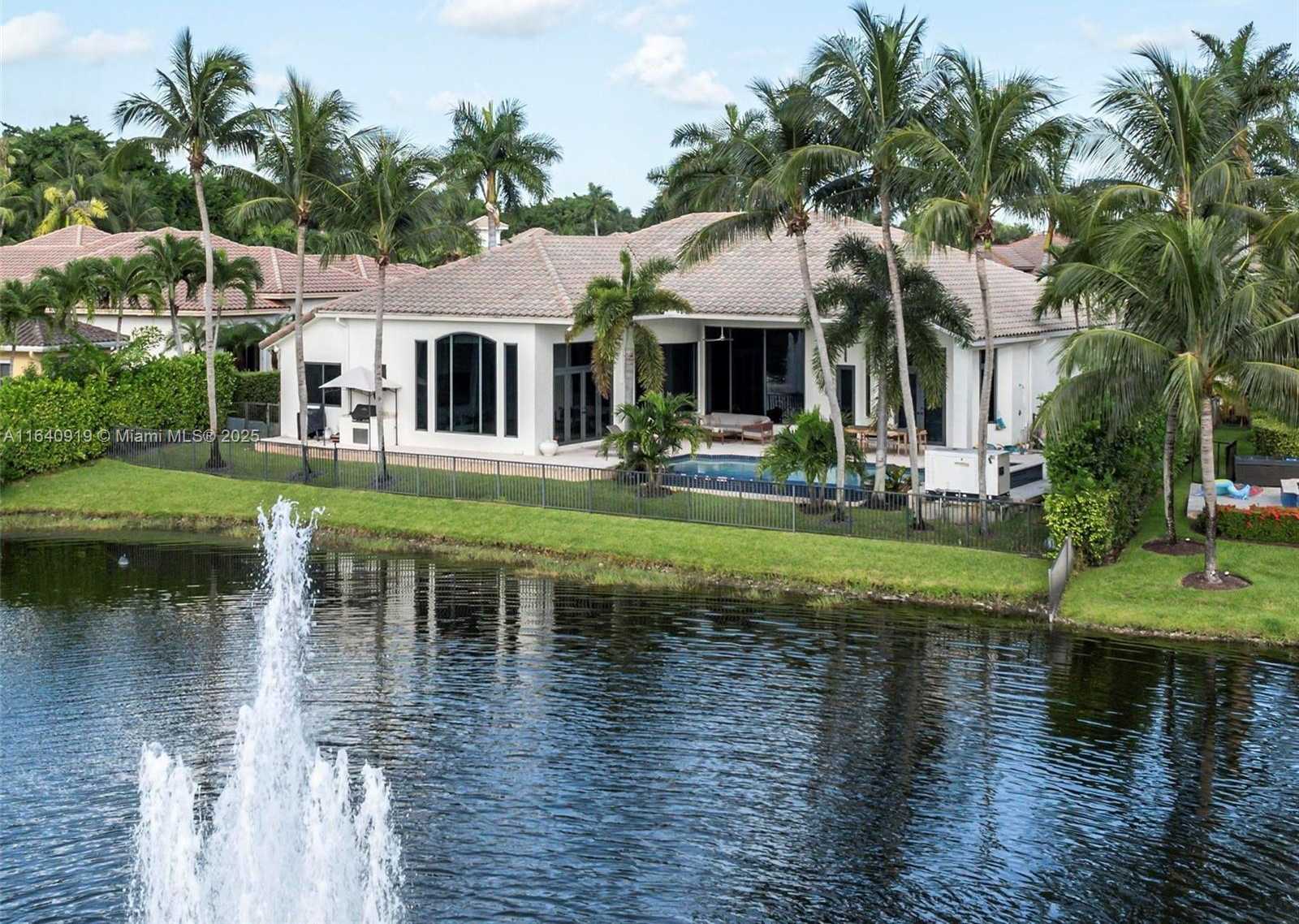 Small Image of 770 LEIGH PALM AVE, Plantation Number 52