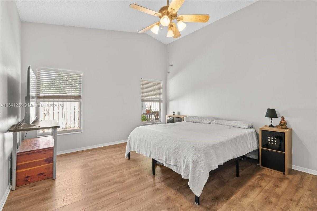 Small Image of 18022 SOUTH WEST 12TH CT, Pembroke Pines Number 17