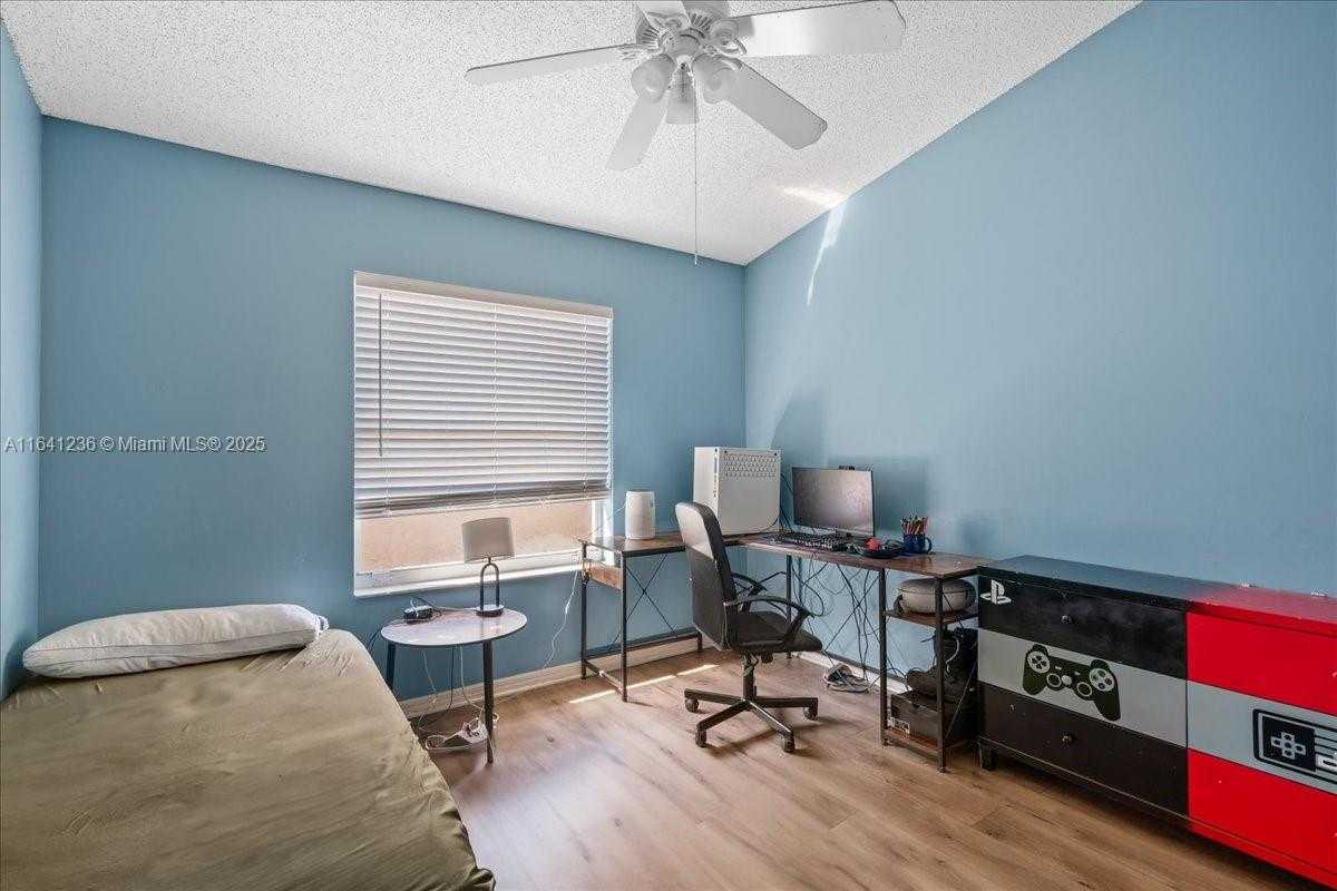 Small Image of 18022 SOUTH WEST 12TH CT, Pembroke Pines Number 20
