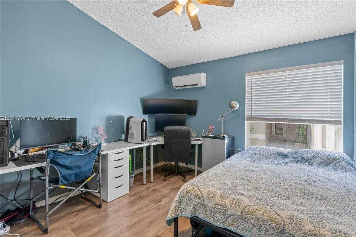 Small Image of 18022 SOUTH WEST 12TH CT, Pembroke Pines Number 21