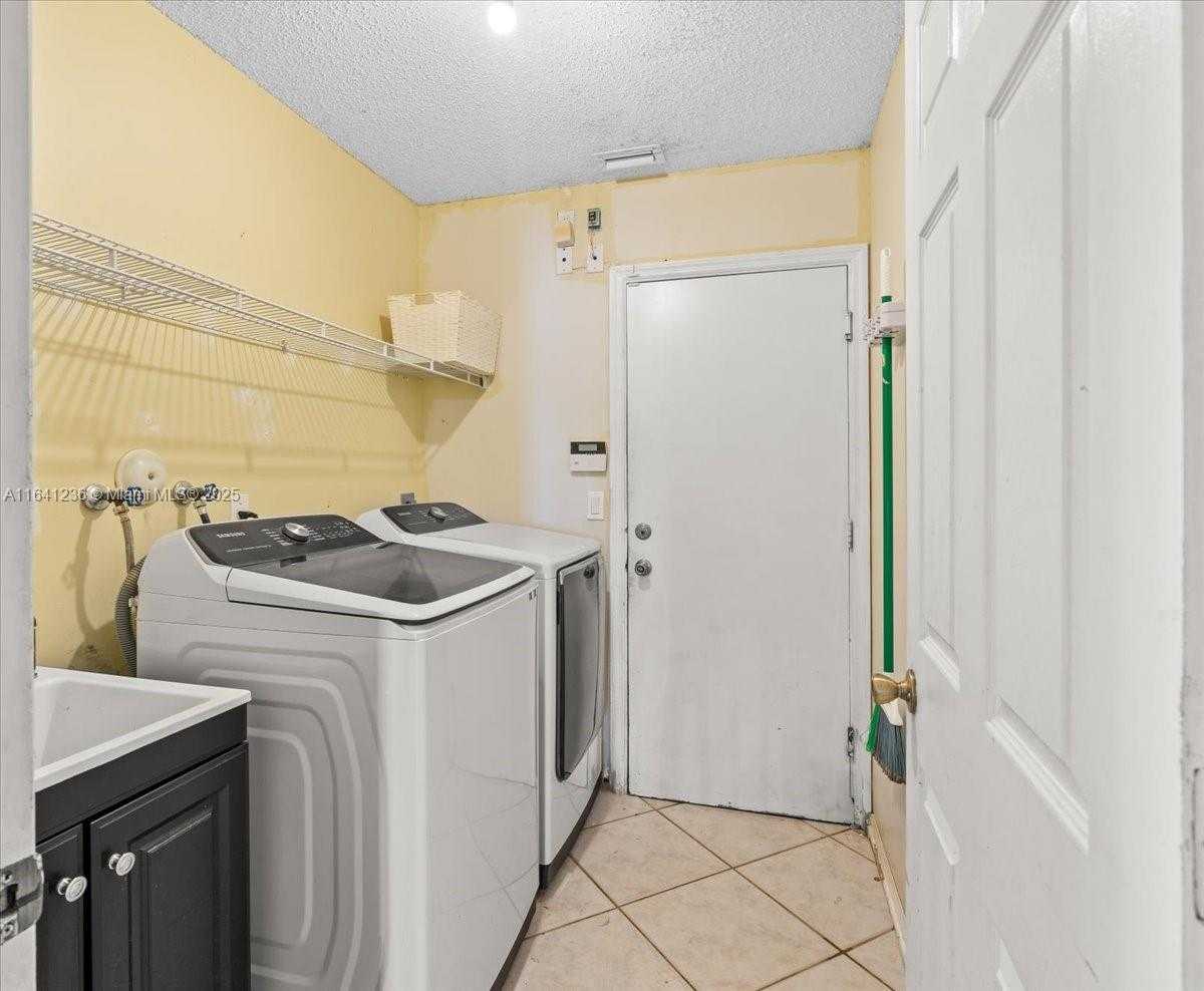 Small Image of 18022 SOUTH WEST 12TH CT, Pembroke Pines Number 24