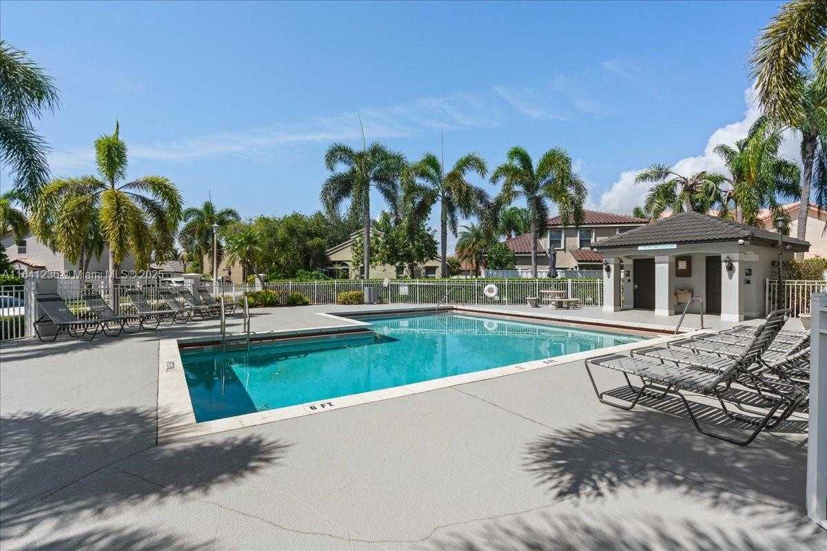 Small Image of 18022 SOUTH WEST 12TH CT, Pembroke Pines Number 28