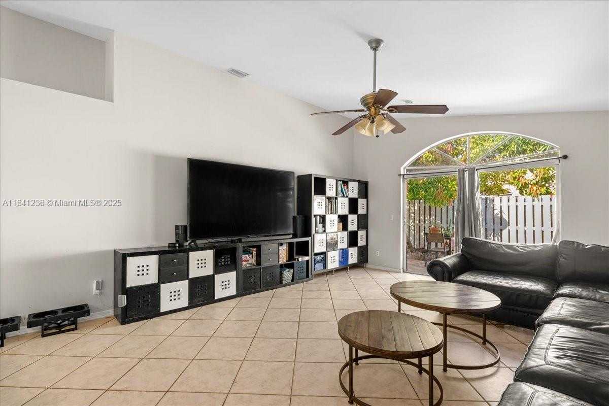 Small Image of 18022 SOUTH WEST 12TH CT, Pembroke Pines Number 9