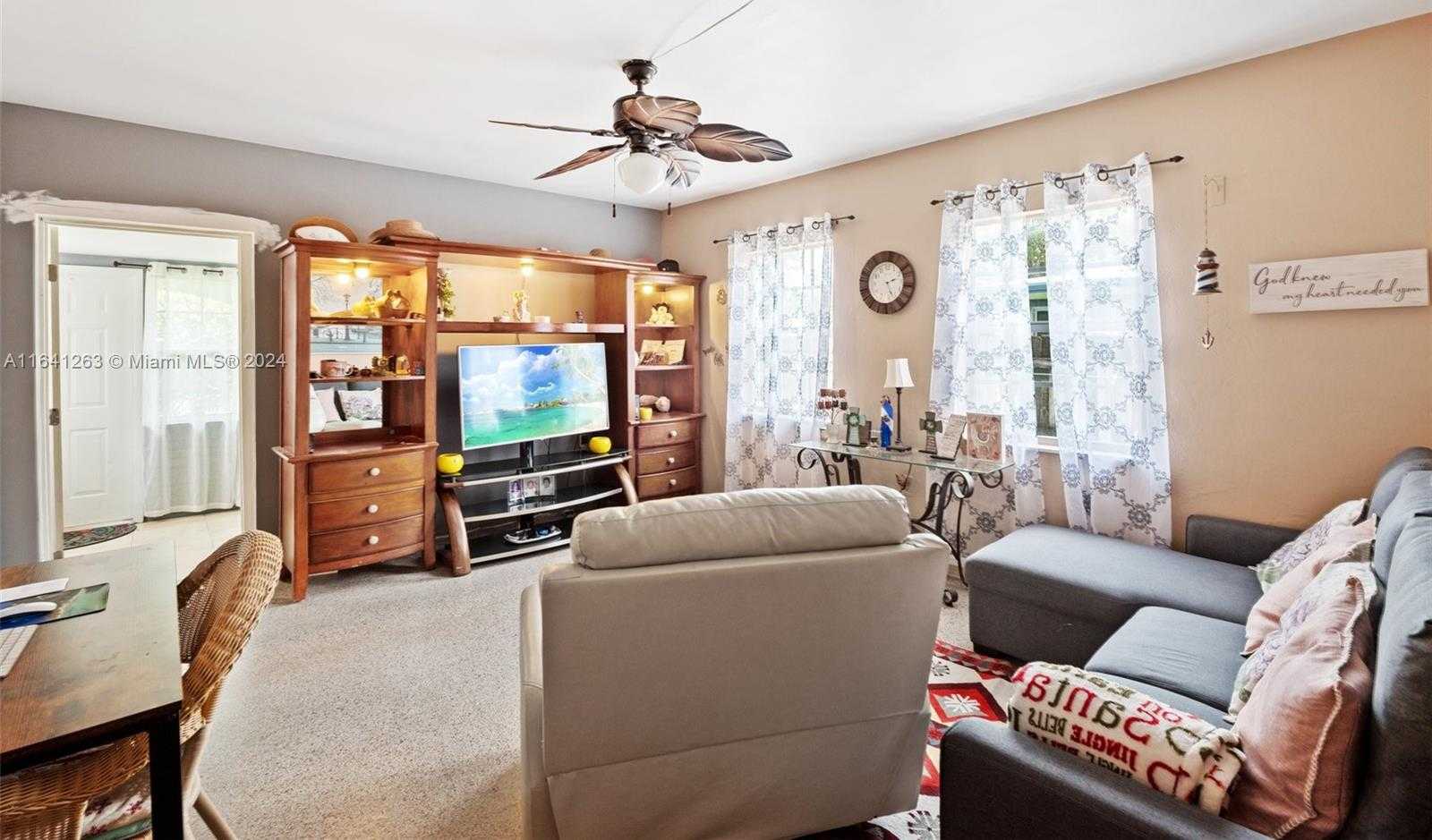 Small Image of 2661 SOUTH WEST 12TH TER, Fort Lauderdale Number 7