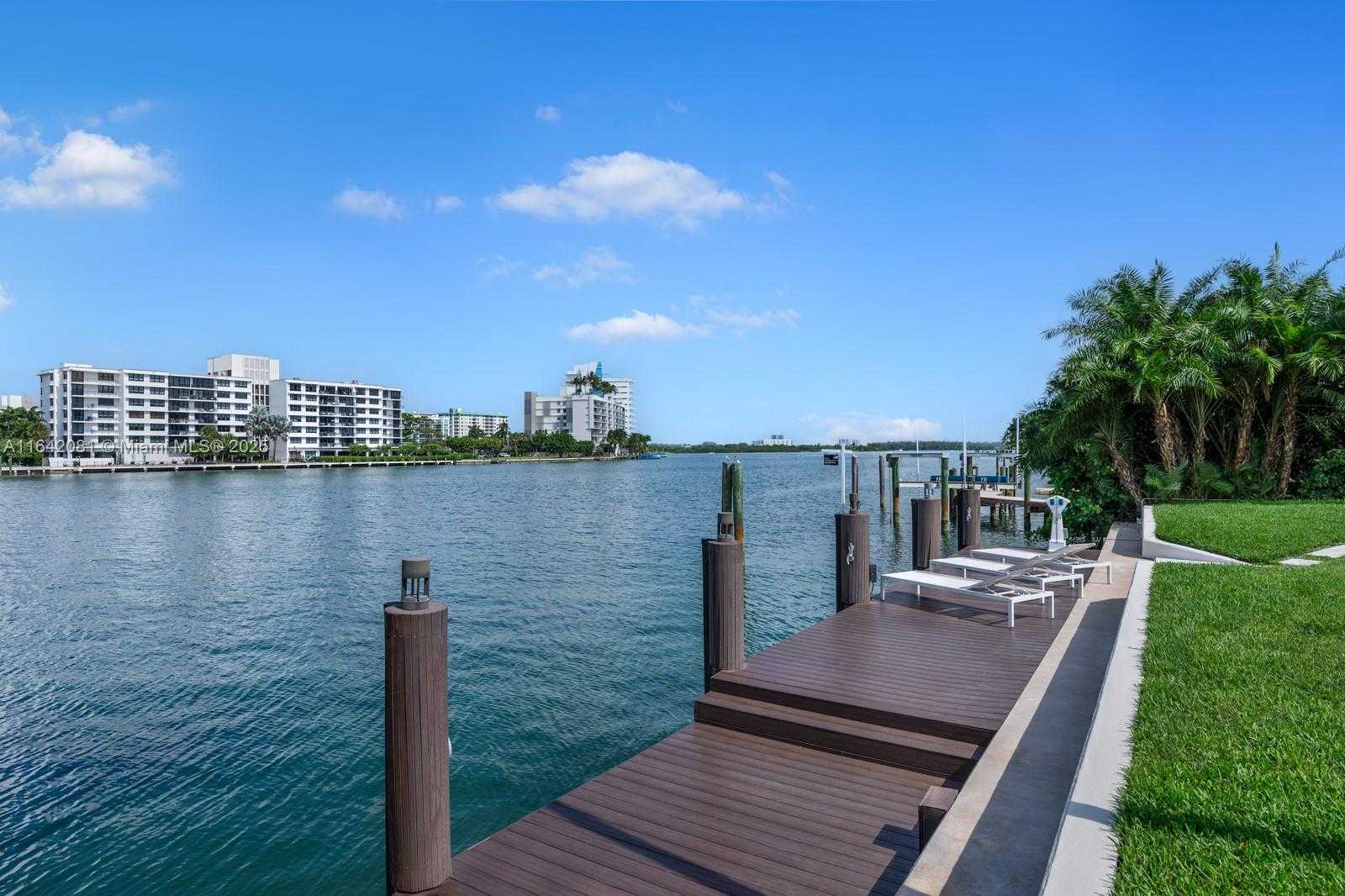 Small Image of 100 BAL BAY DR, Bal Harbour Number 10