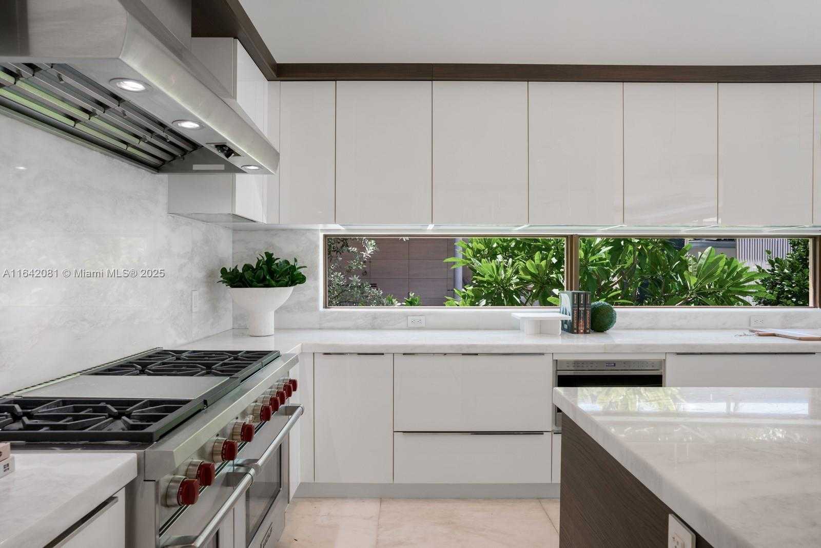 Small Image of 100 BAL BAY DR, Bal Harbour Number 15