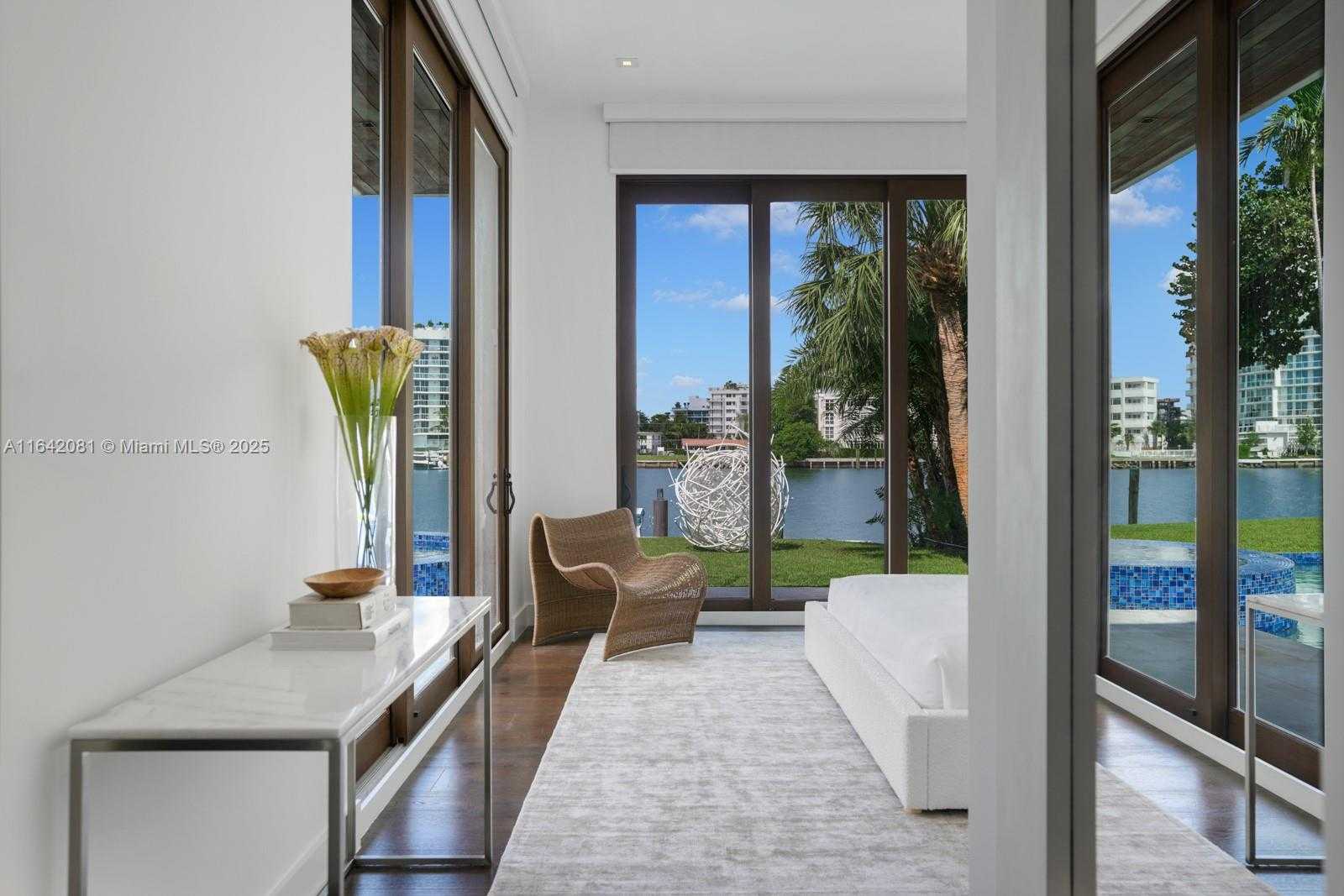 Small Image of 100 BAL BAY DR, Bal Harbour Number 21