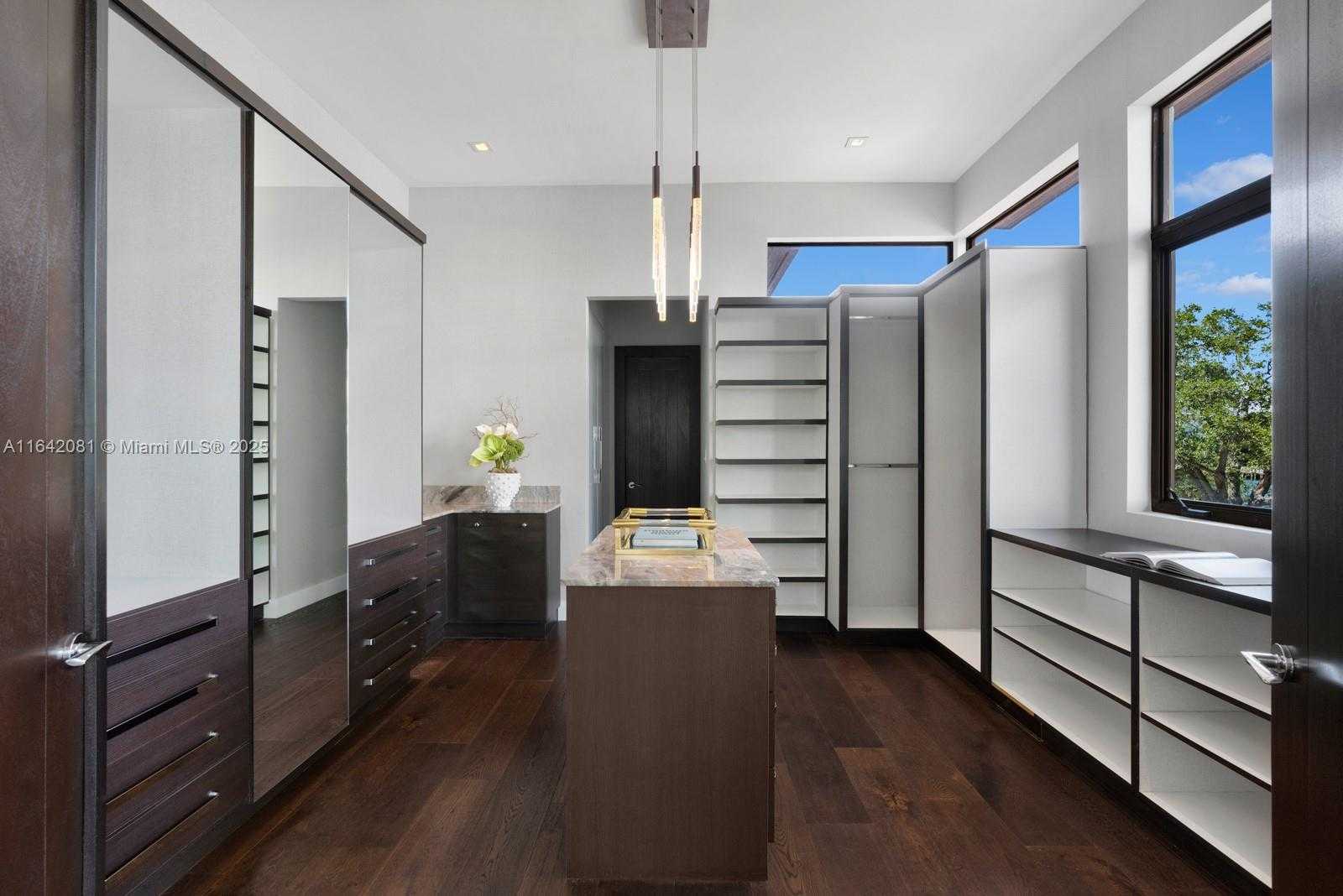 Small Image of 100 BAL BAY DR, Bal Harbour Number 33
