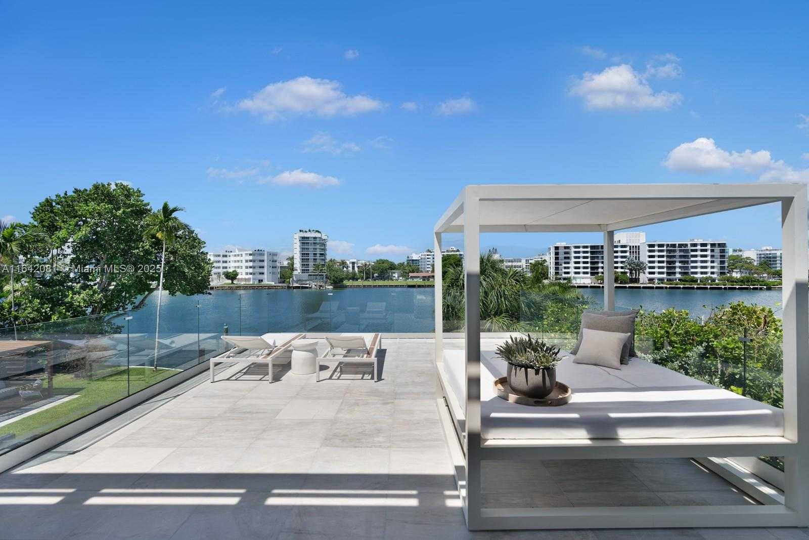 Small Image of 100 BAL BAY DR, Bal Harbour Number 35