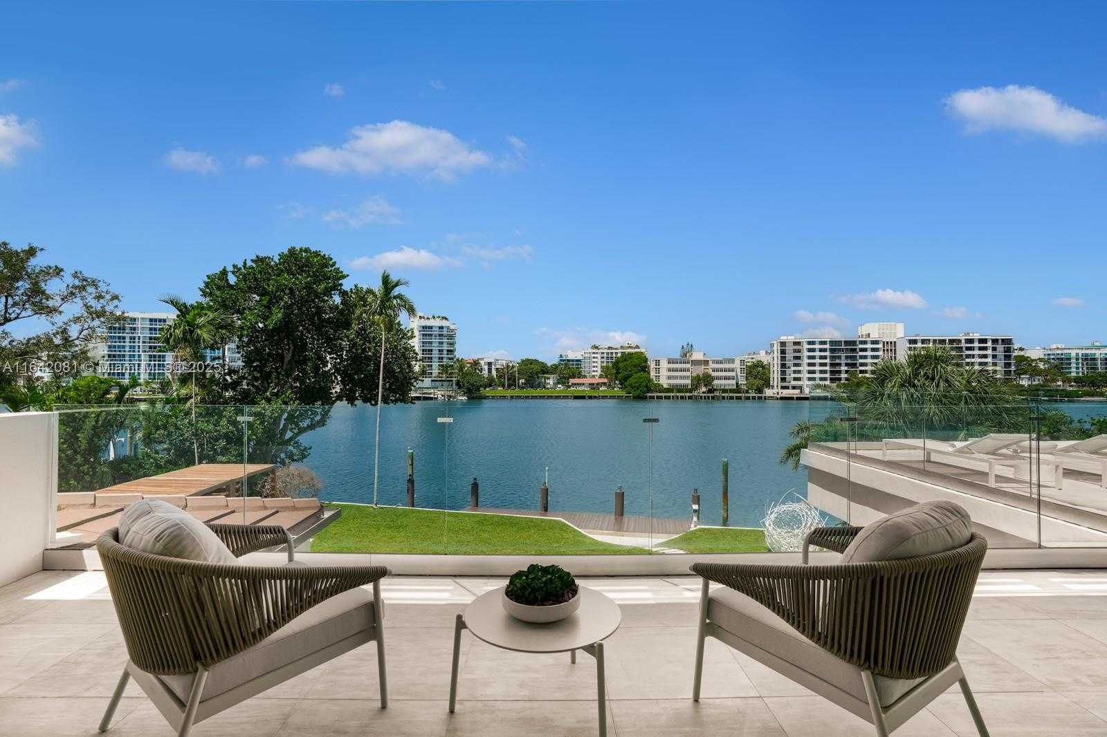 Small Image of 100 BAL BAY DR, Bal Harbour Number 36