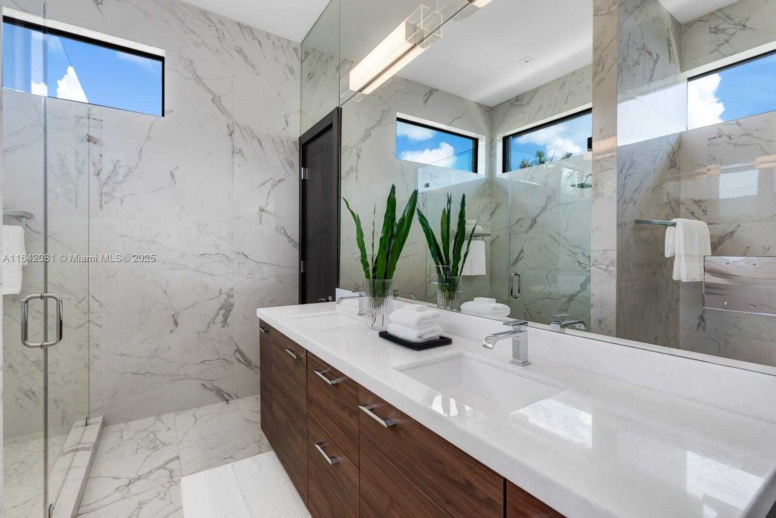 Small Image of 100 BAL BAY DR, Bal Harbour Number 43