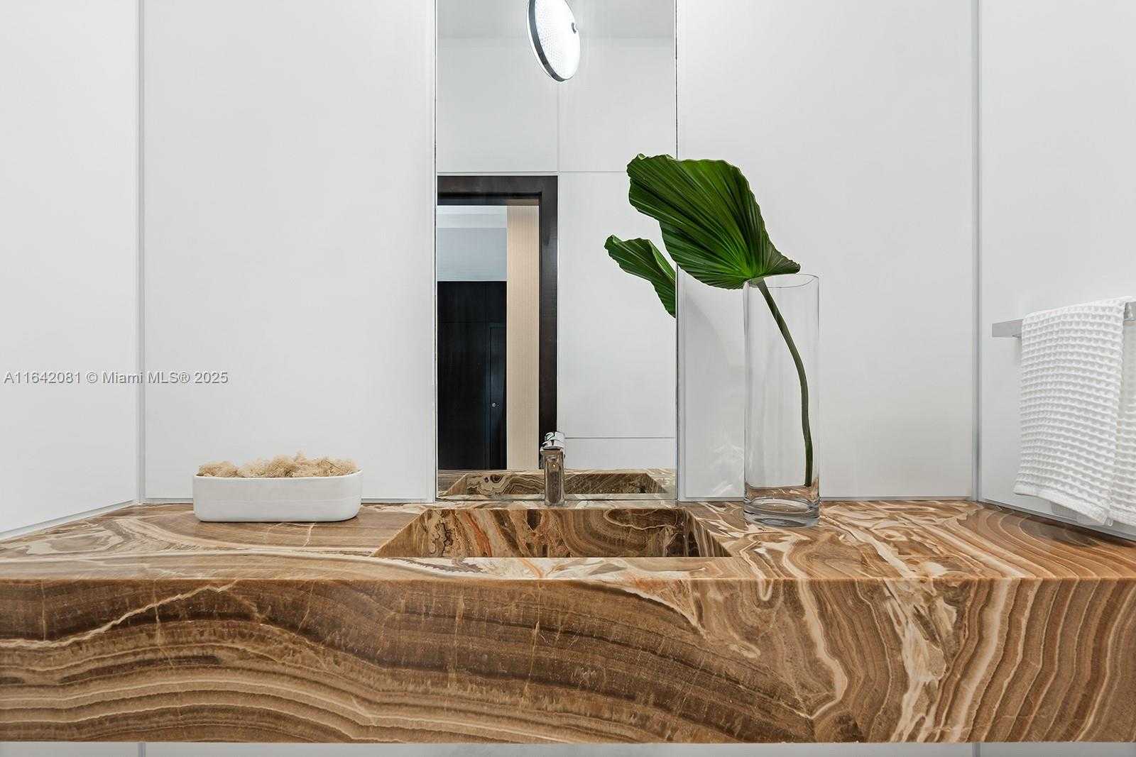 Small Image of 100 BAL BAY DR, Bal Harbour Number 45