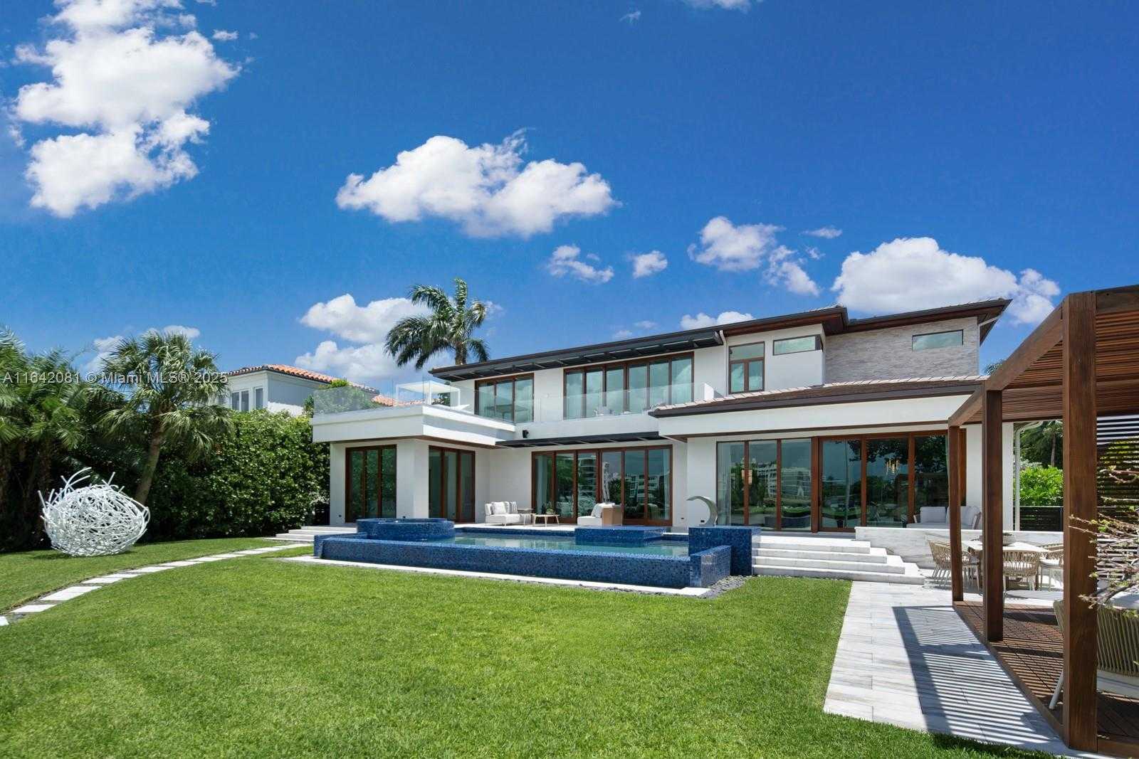 Small Image of 100 BAL BAY DR, Bal Harbour Number 48