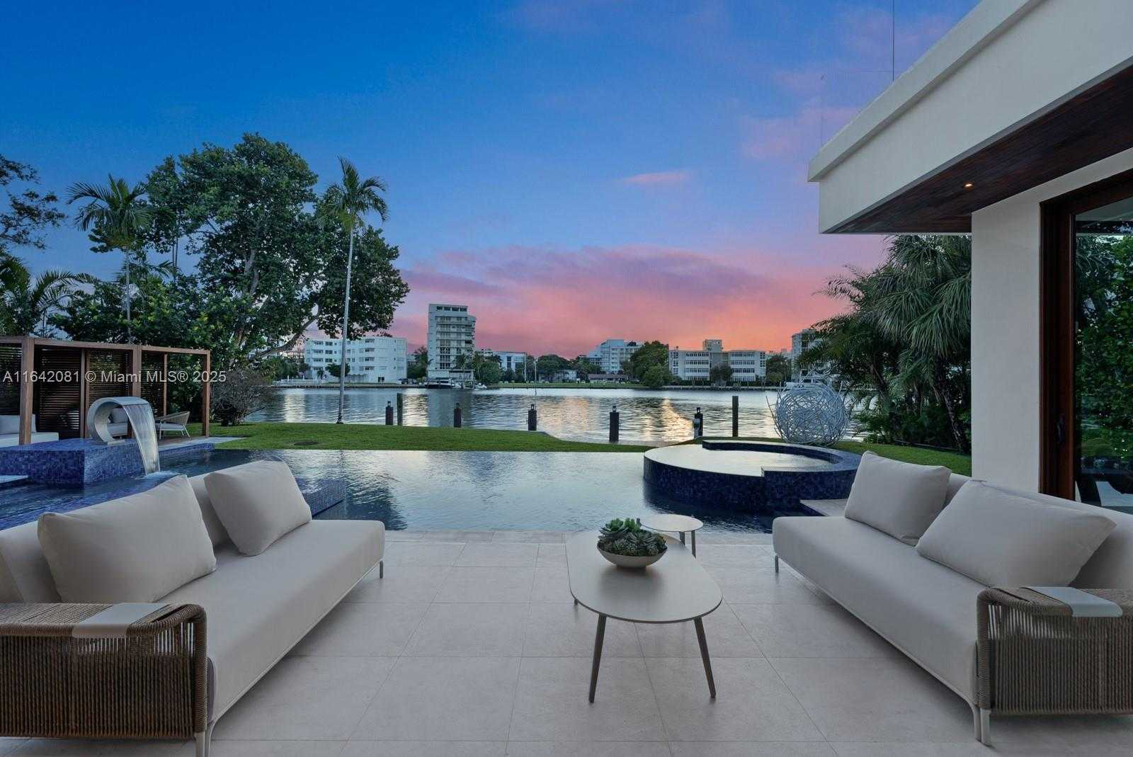 Small Image of 100 BAL BAY DR, Bal Harbour Number 56