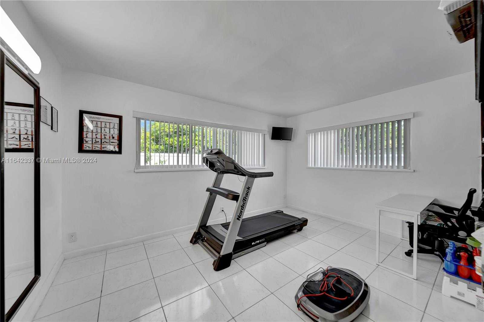 Small Image of 811 SOUTH WEST 39TH AVE, Fort Lauderdale Number 10