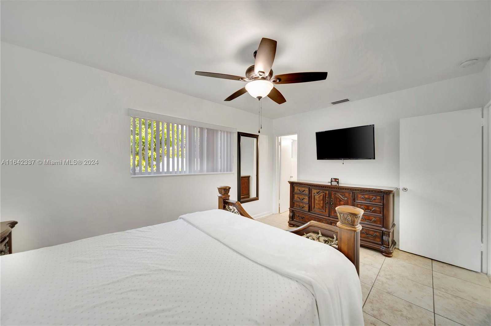 Small Image of 811 SOUTH WEST 39TH AVE, Fort Lauderdale Number 11