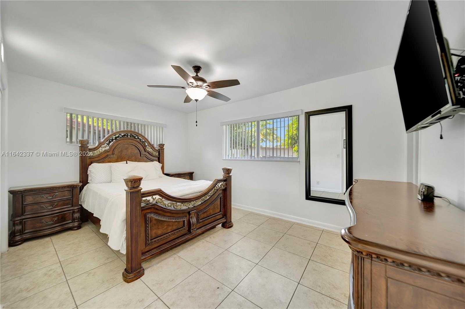 Small Image of 811 SOUTH WEST 39TH AVE, Fort Lauderdale Number 13