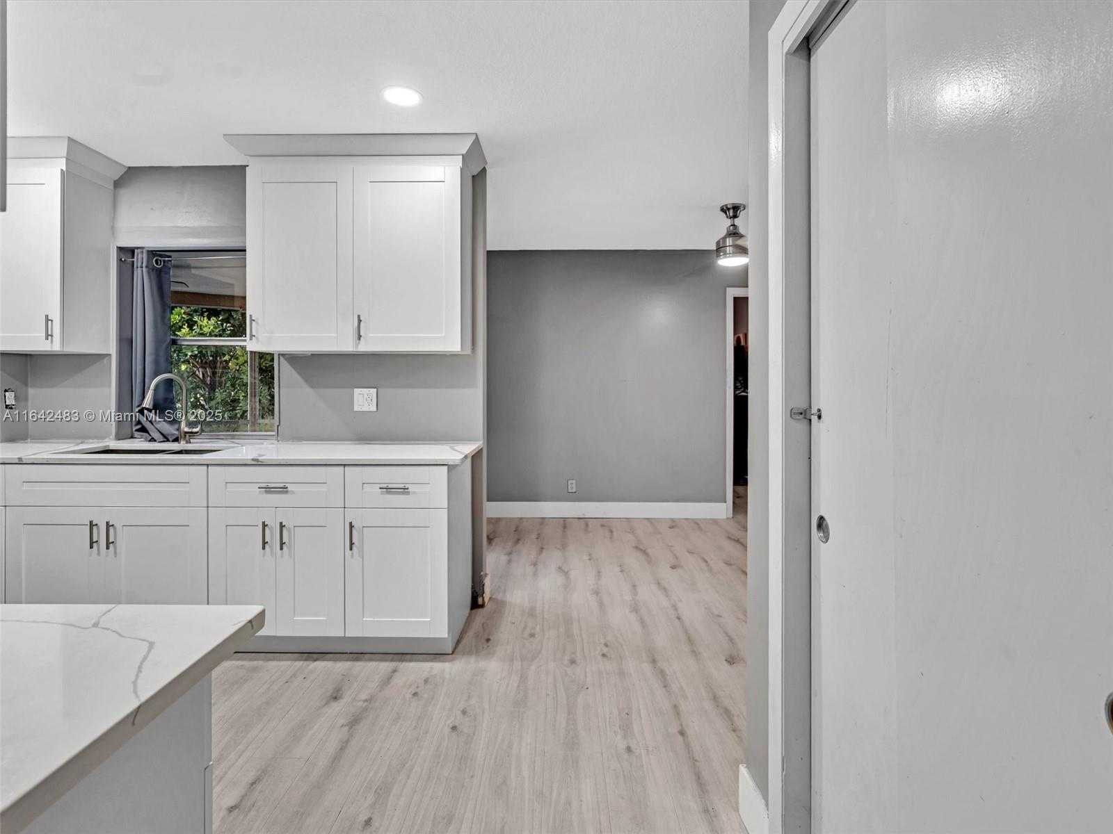 Small Image of 1020 NORTH WEST 48TH PL, Deerfield Beach Number 15