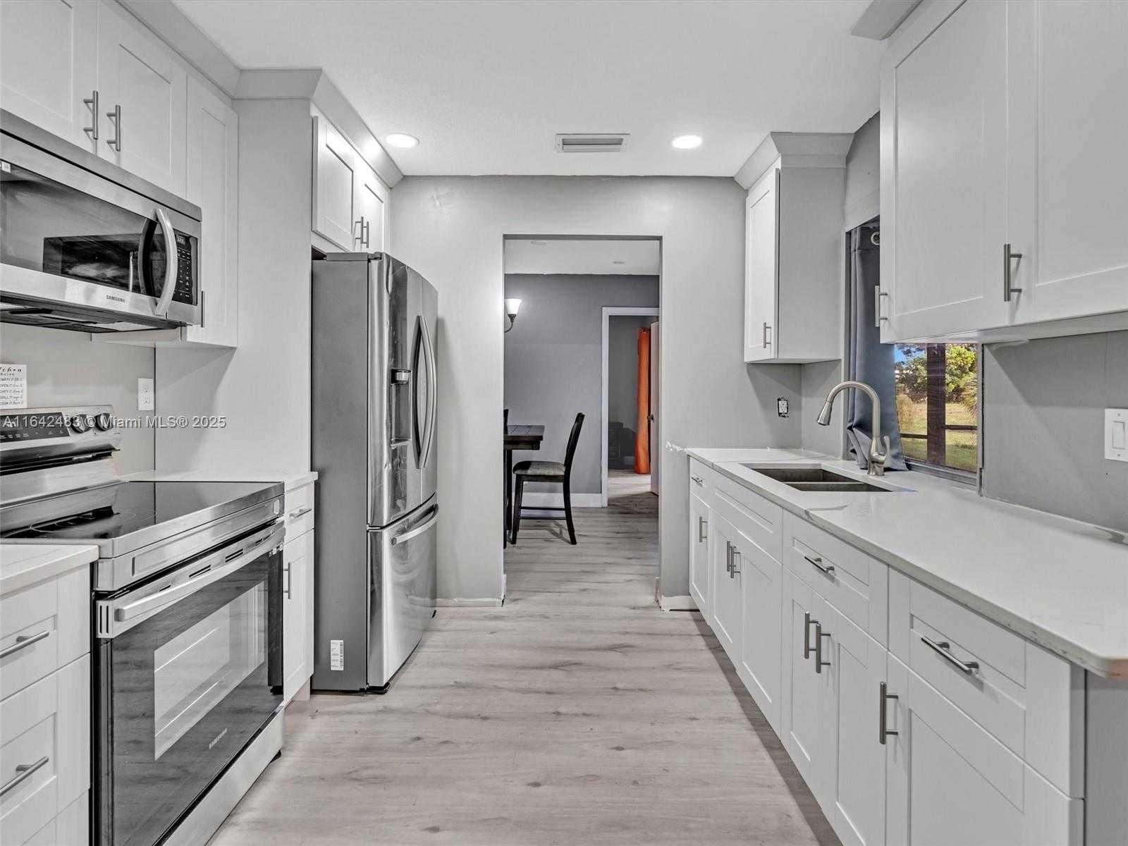 Small Image of 1020 NORTH WEST 48TH PL, Deerfield Beach Number 17