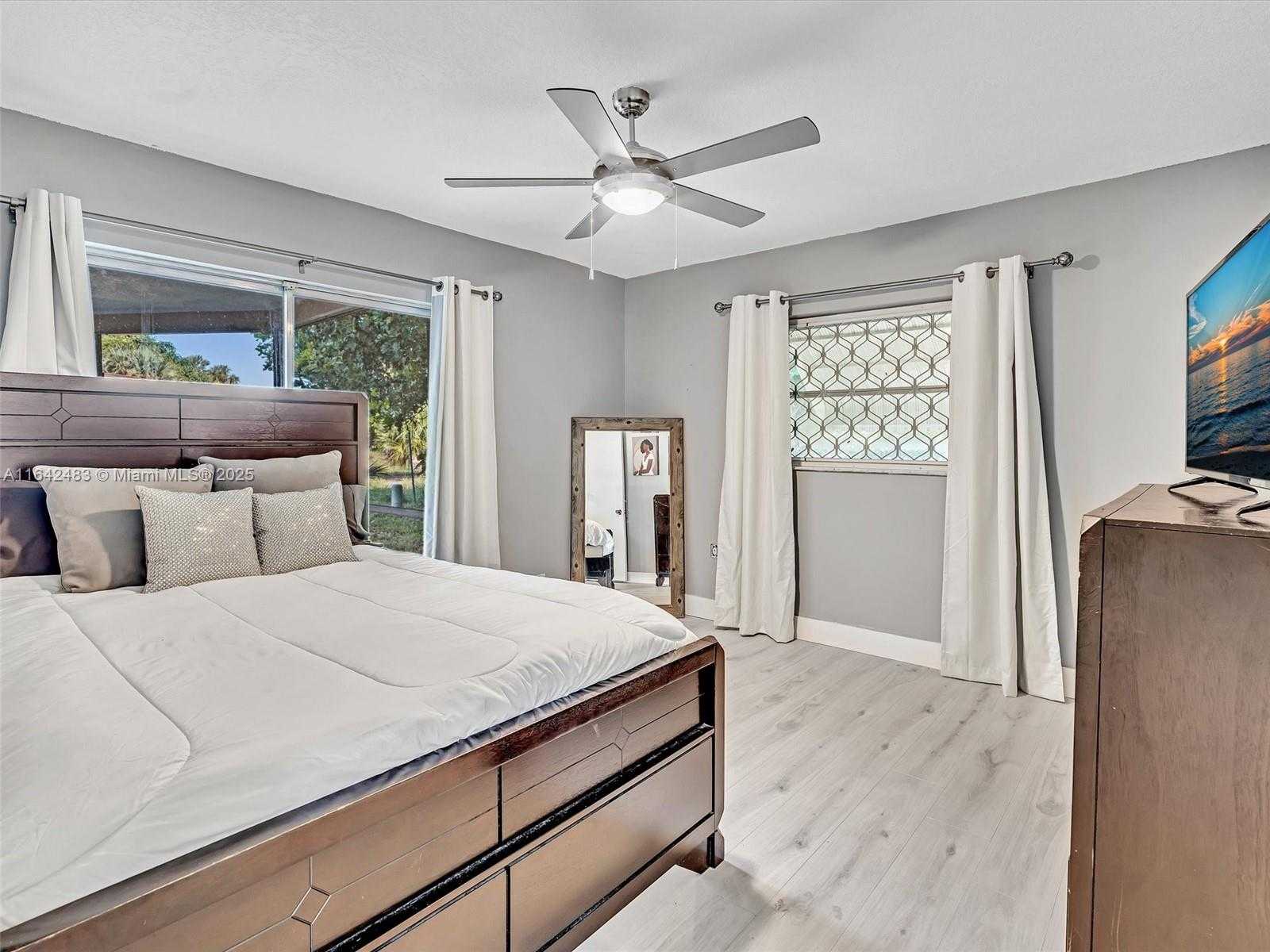 Small Image of 1020 NORTH WEST 48TH PL, Deerfield Beach Number 41
