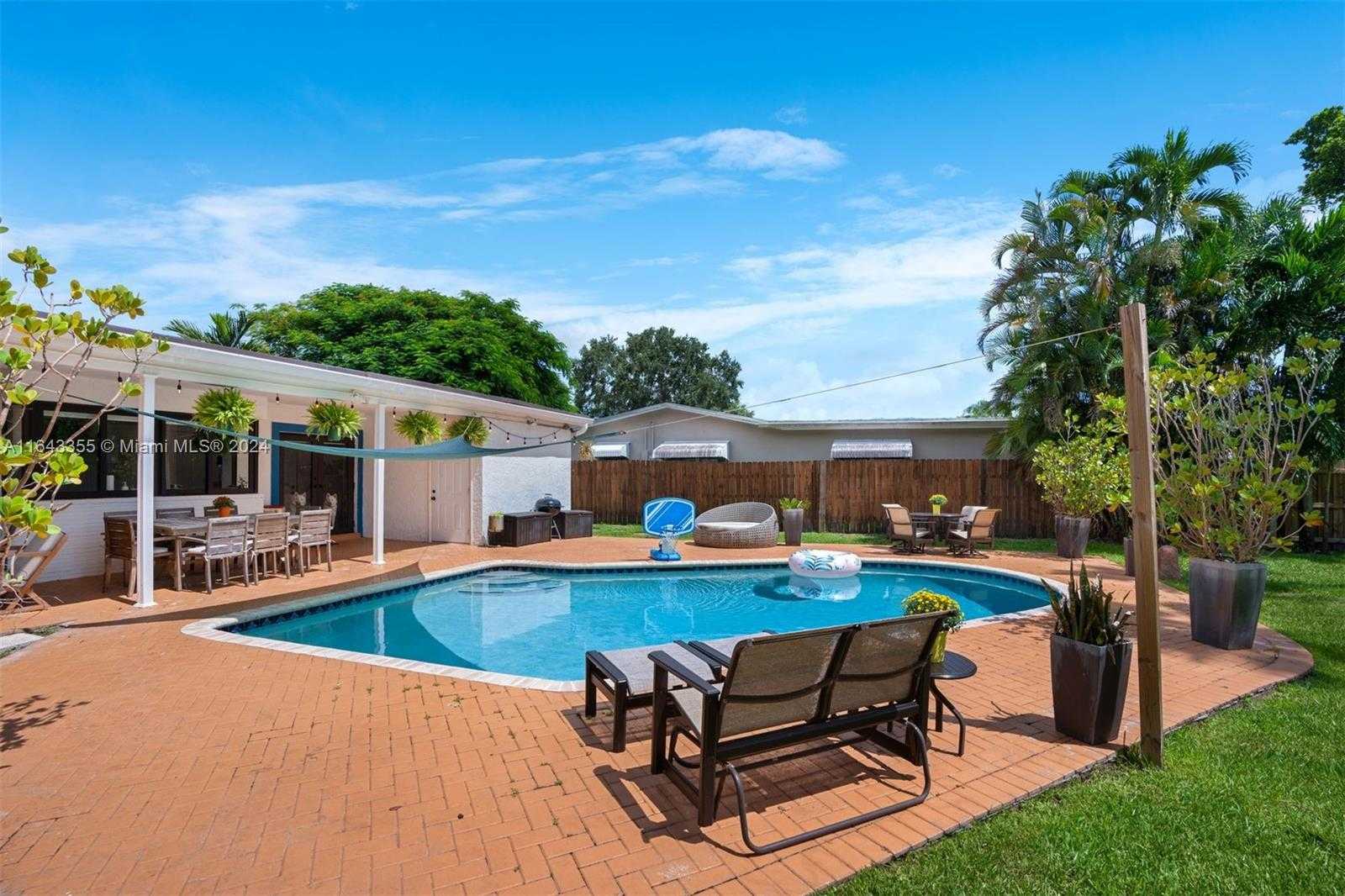 Small Image of 8850 SOUTH WEST 49TH PLACE, Cooper City Number 34