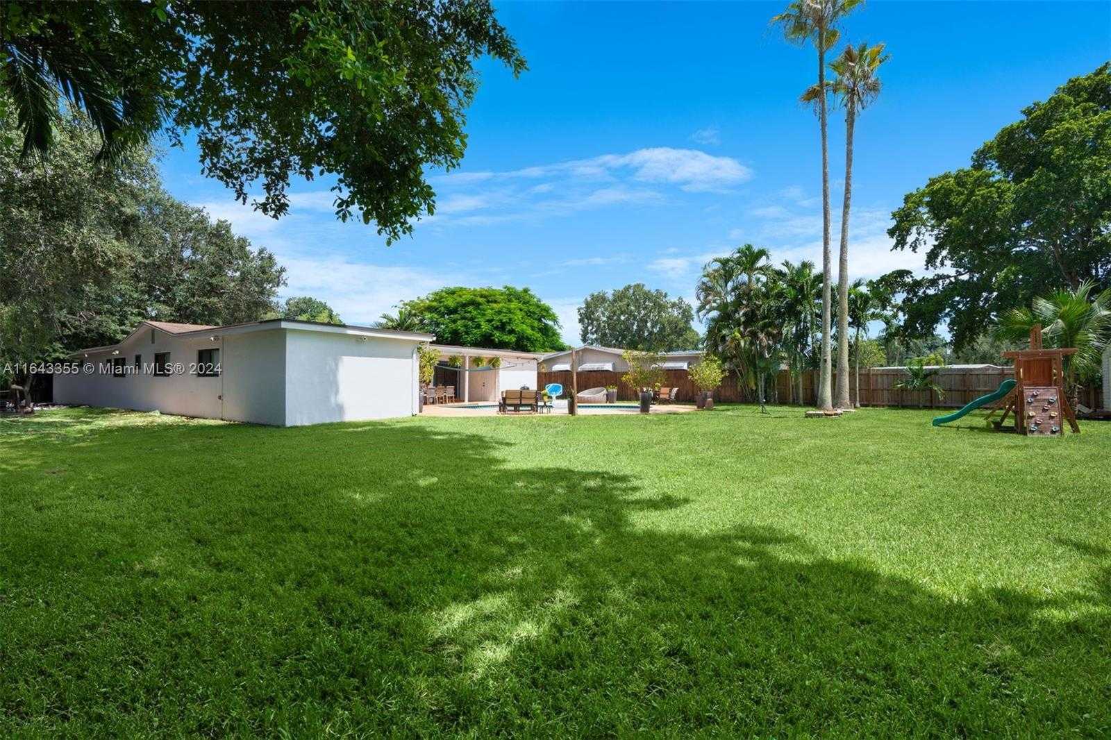 Small Image of 8850 SOUTH WEST 49TH PLACE, Cooper City Number 36