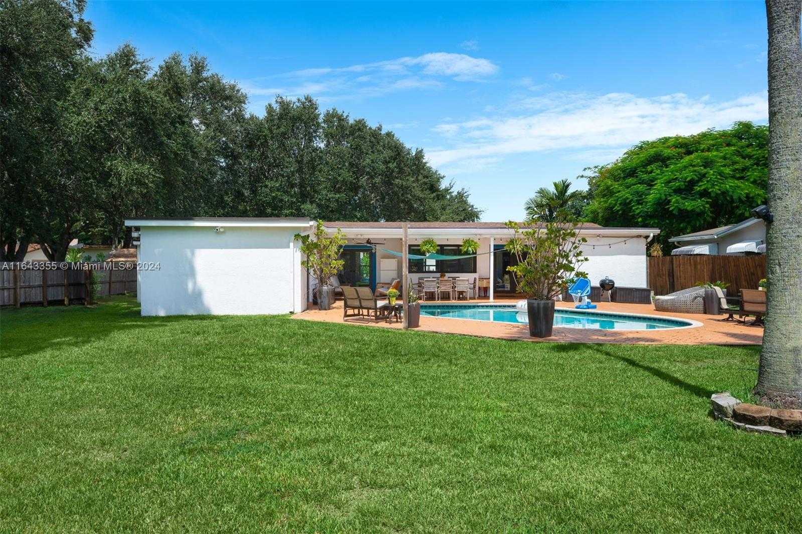 Small Image of 8850 SOUTH WEST 49TH PLACE, Cooper City Number 37