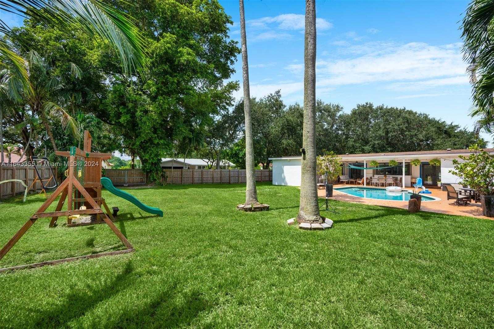 Small Image of 8850 SOUTH WEST 49TH PLACE, Cooper City Number 38