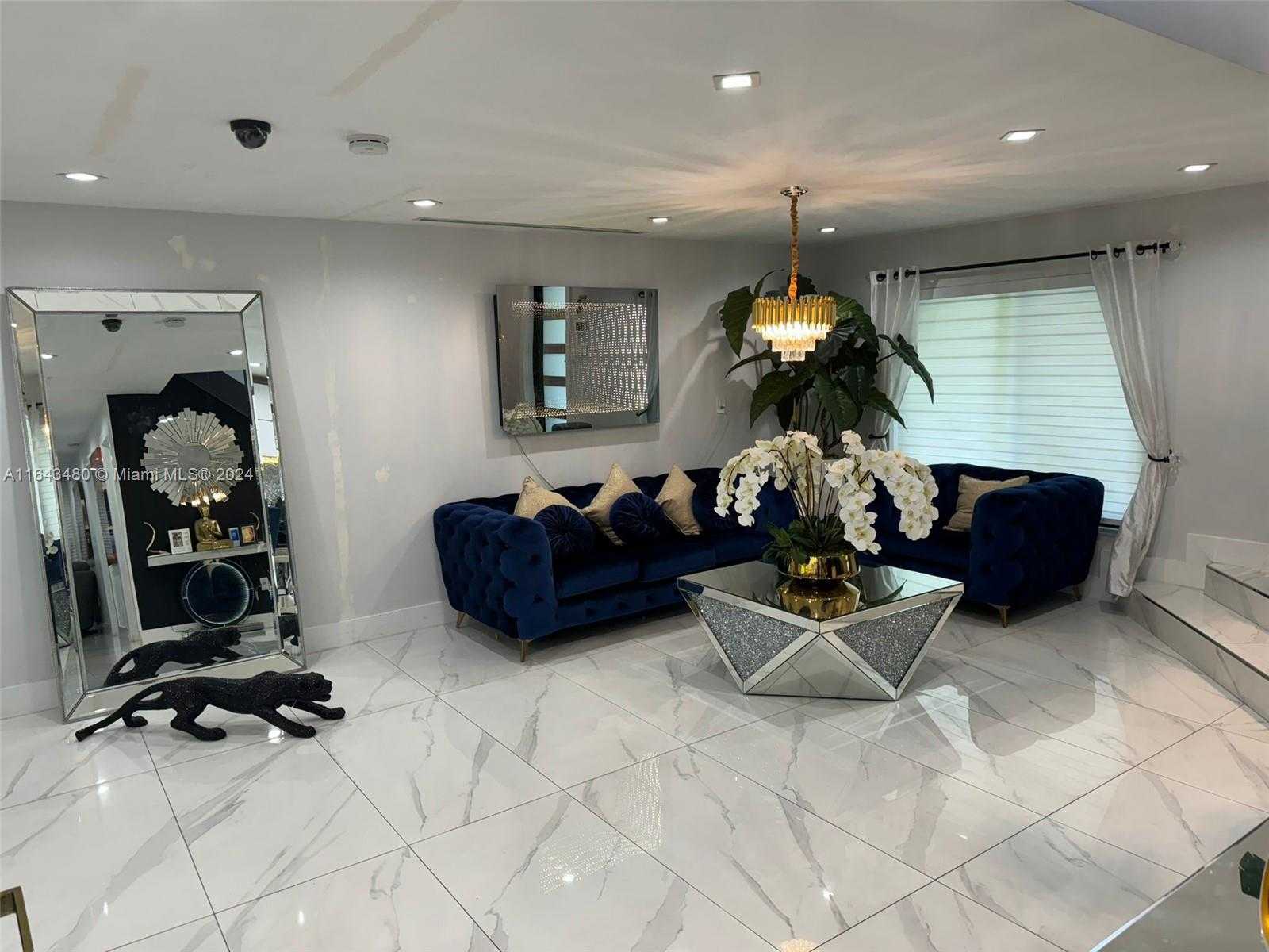 Small Image of 19010 NORTH WEST 78TH PL, Hialeah Number 13