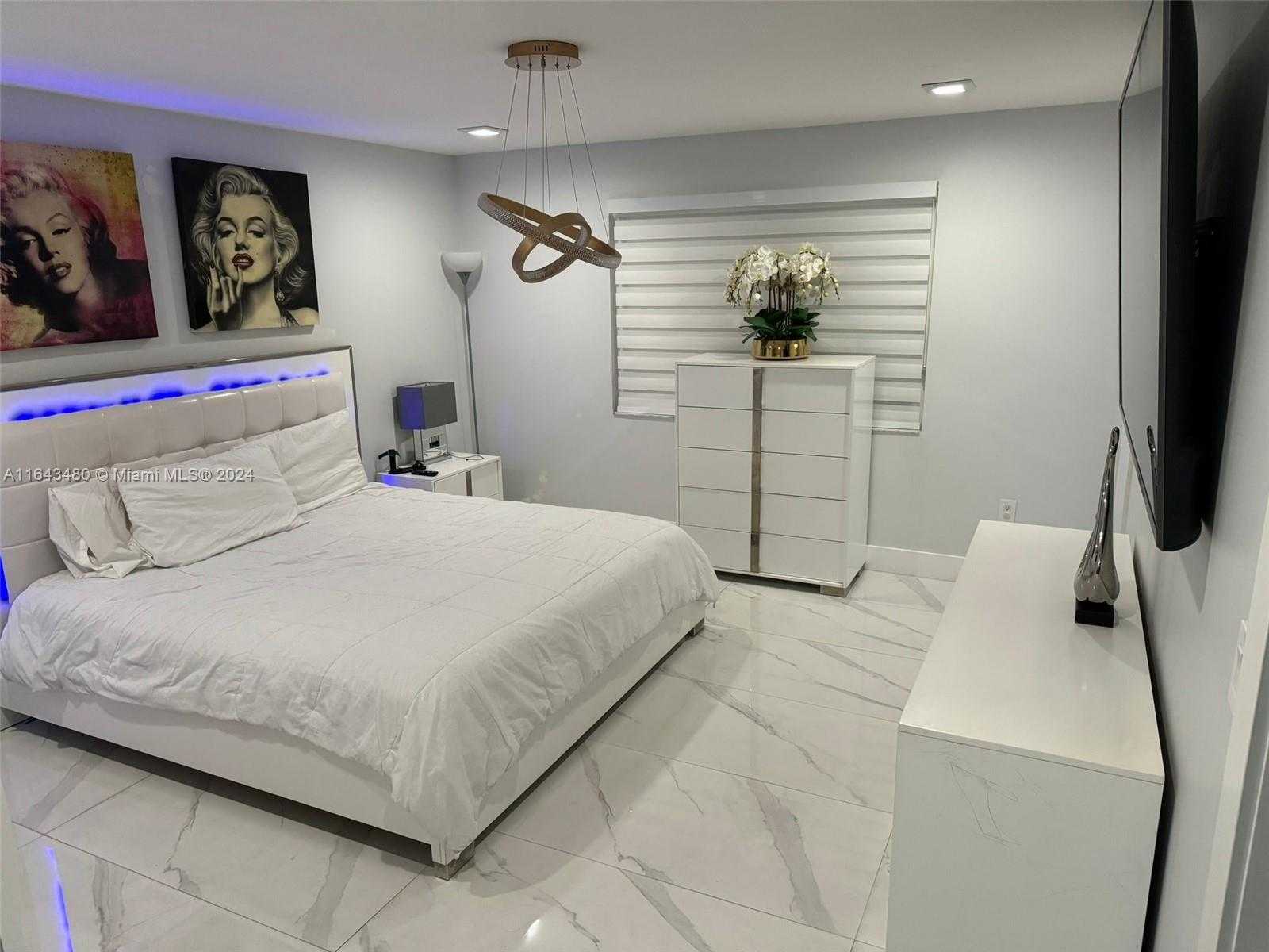 Small Image of 19010 NORTH WEST 78TH PL, Hialeah Number 24