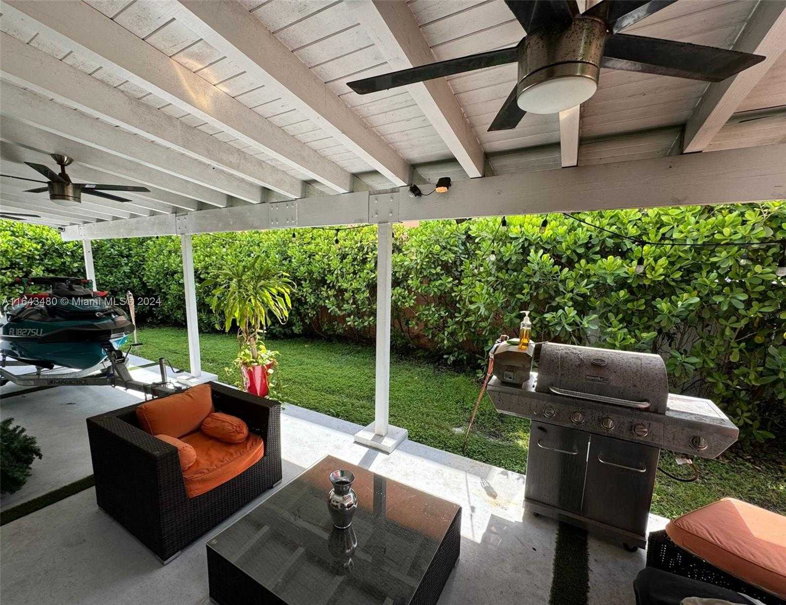 Small Image of 19010 NORTH WEST 78TH PL, Hialeah Number 26