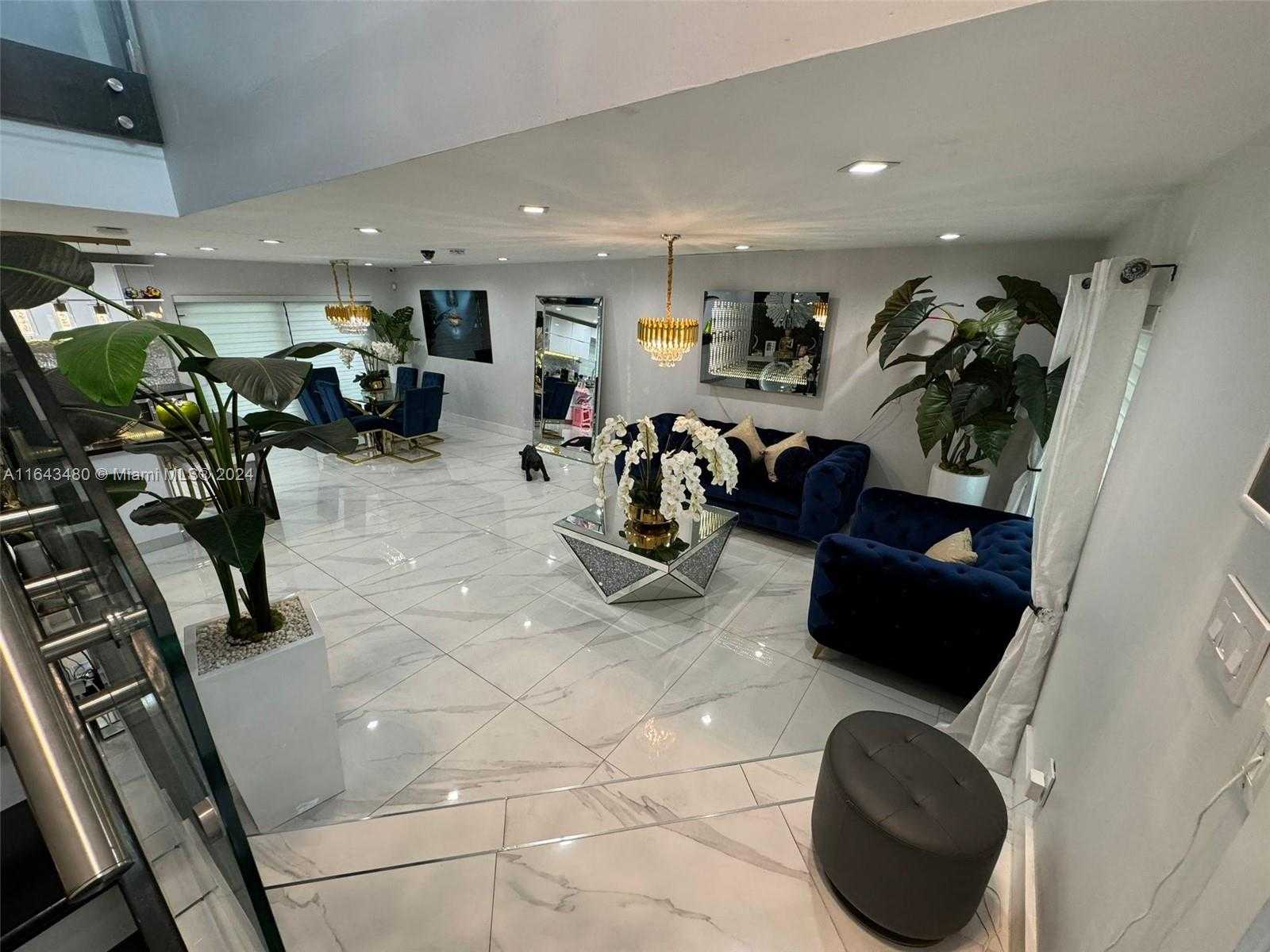 Small Image of 19010 NORTH WEST 78TH PL, Hialeah Number 9
