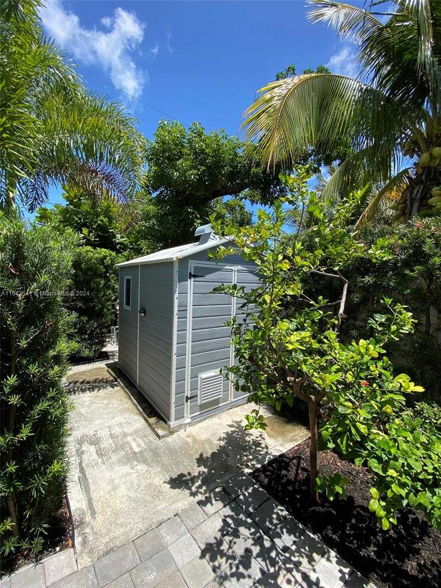 Small Image of 343 190TH ST, Sunny Isles Beach Number 11