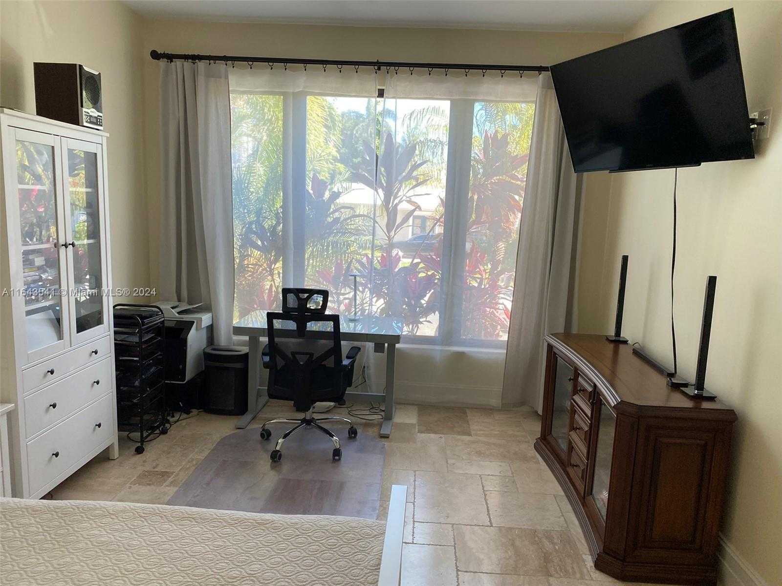 Small Image of 343 190TH ST, Sunny Isles Beach Number 13