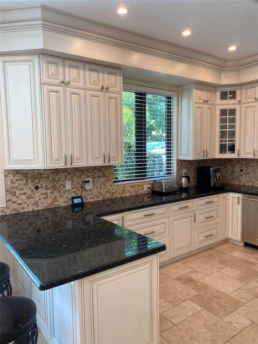 Small Image of 343 190TH ST, Sunny Isles Beach Number 20