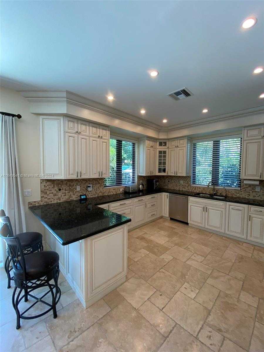 Small Image of 343 190TH ST, Sunny Isles Beach Number 21