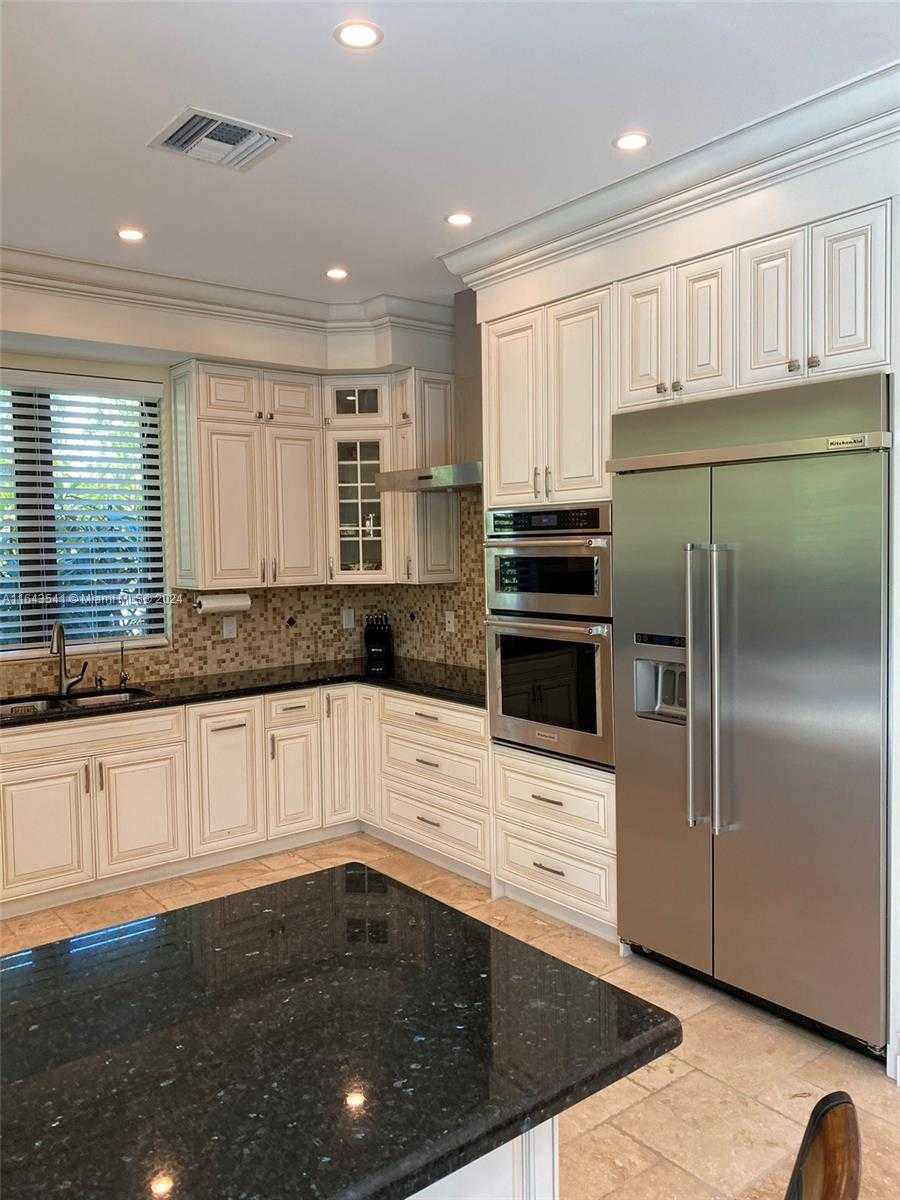 Small Image of 343 190TH ST, Sunny Isles Beach Number 22