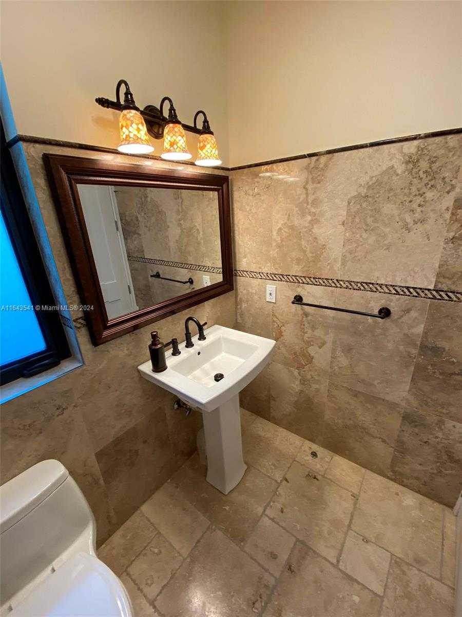 Small Image of 343 190TH ST, Sunny Isles Beach Number 29