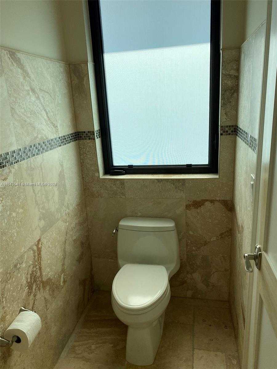 Small Image of 343 190TH ST, Sunny Isles Beach Number 31