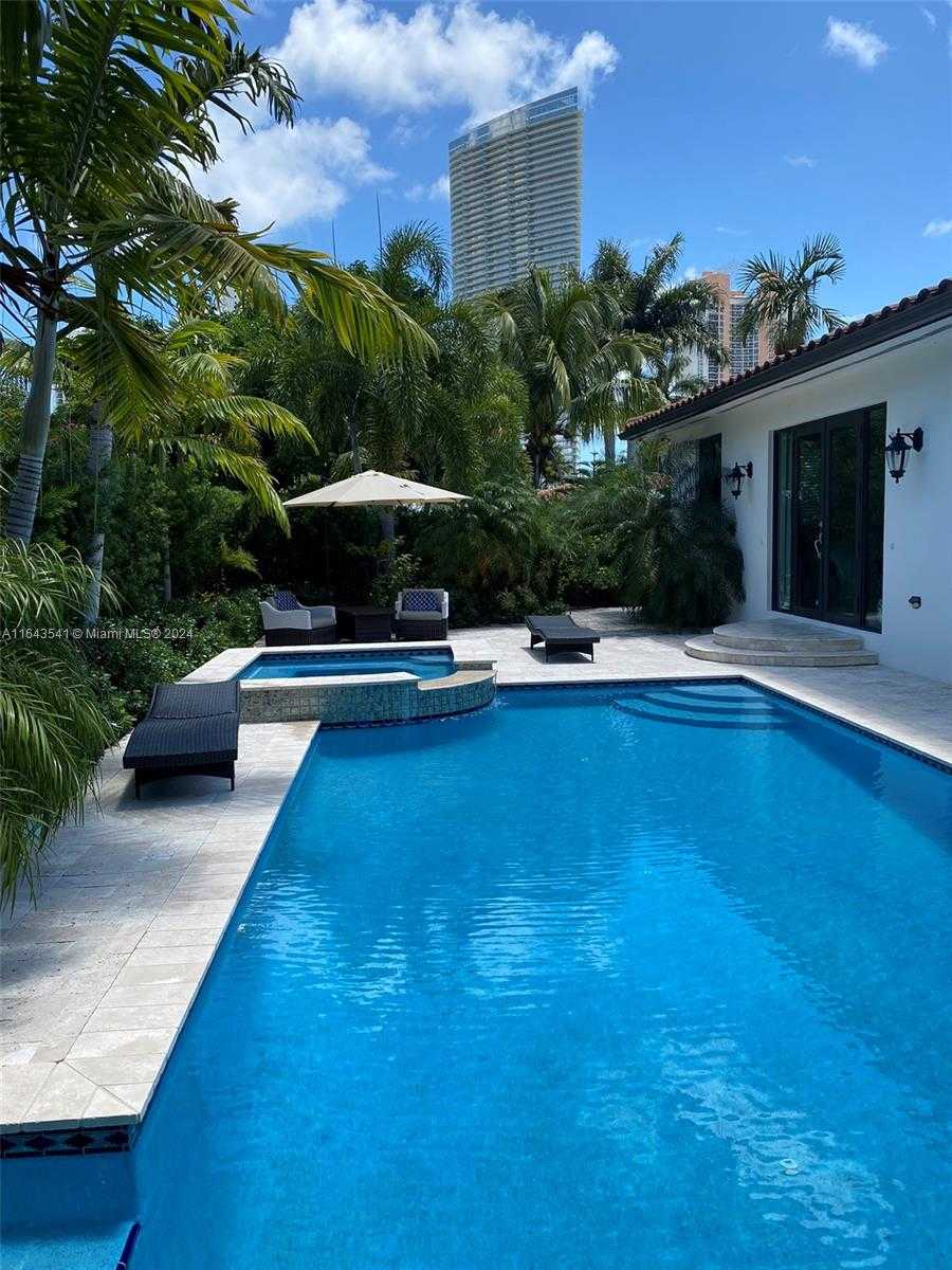 Small Image of 343 190TH ST, Sunny Isles Beach Number 5