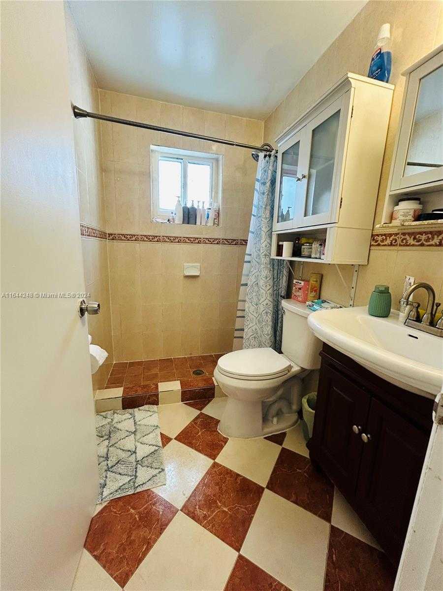 Small Image of 6919 WEST 29TH WAY, Hialeah Number 12