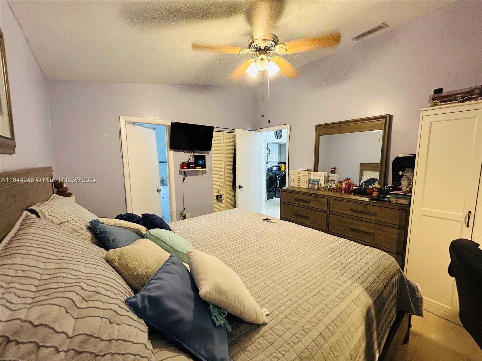 Small Image of 6919 WEST 29TH WAY, Hialeah Number 9