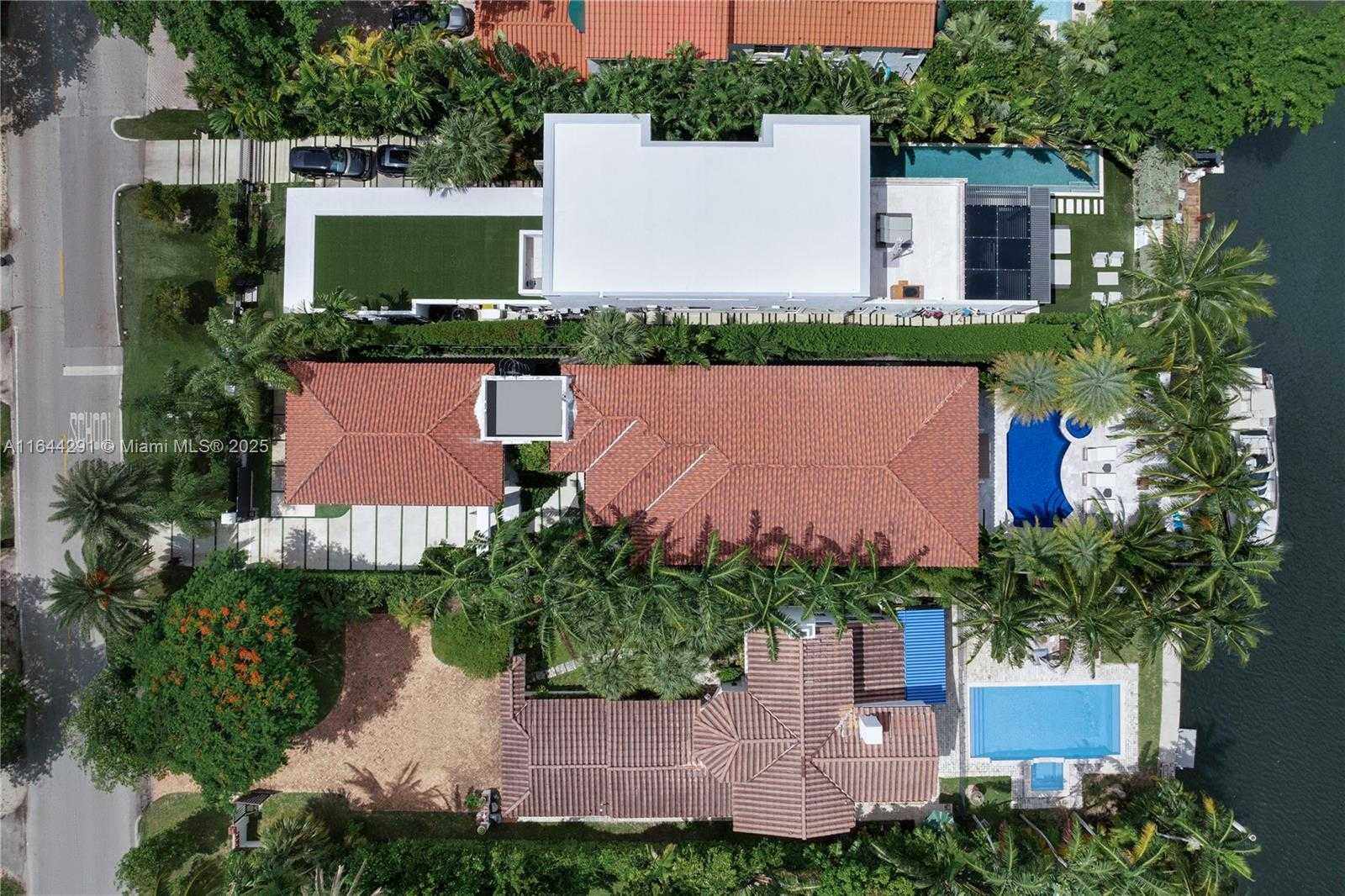 Small Image of 4442 PRAIRIE AVE, Miami Beach Number 2