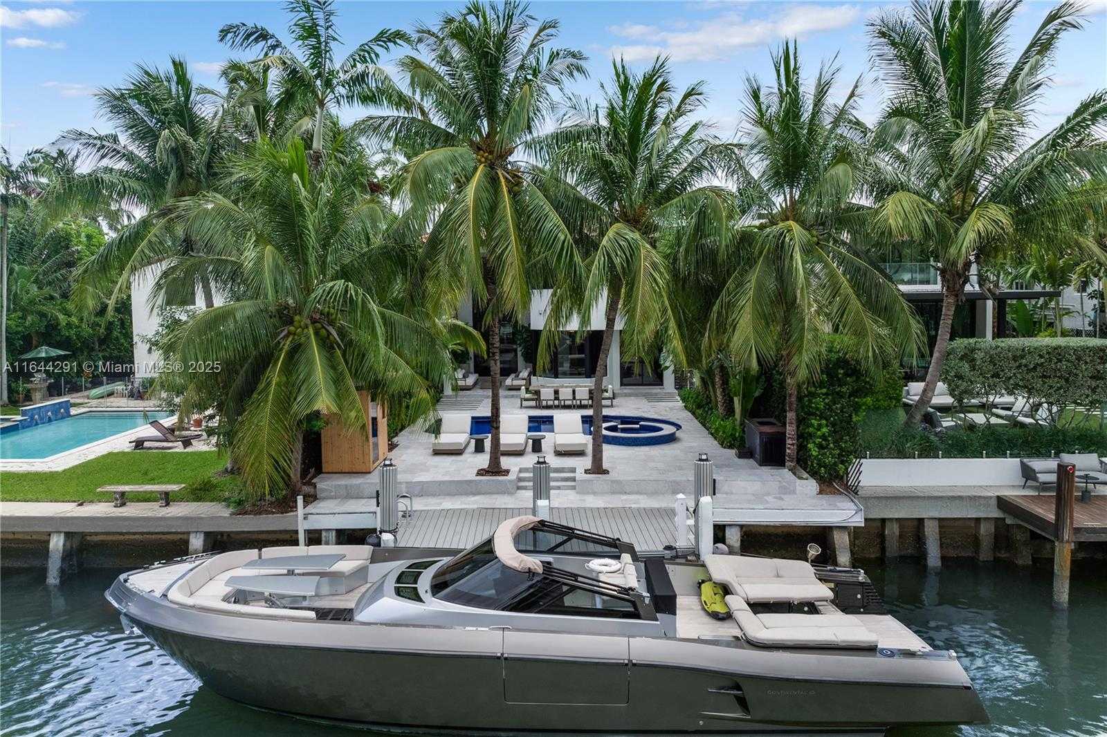 Small Image of 4442 PRAIRIE AVE, Miami Beach Number 4
