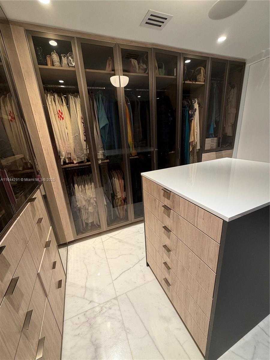 Small Image of 4442 PRAIRIE AVE, Miami Beach Number 79
