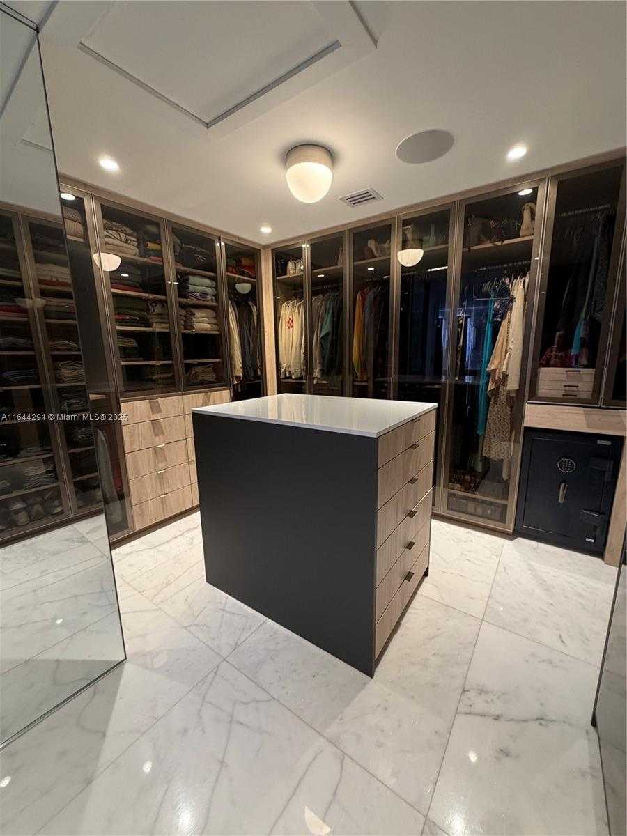Small Image of 4442 PRAIRIE AVE, Miami Beach Number 81