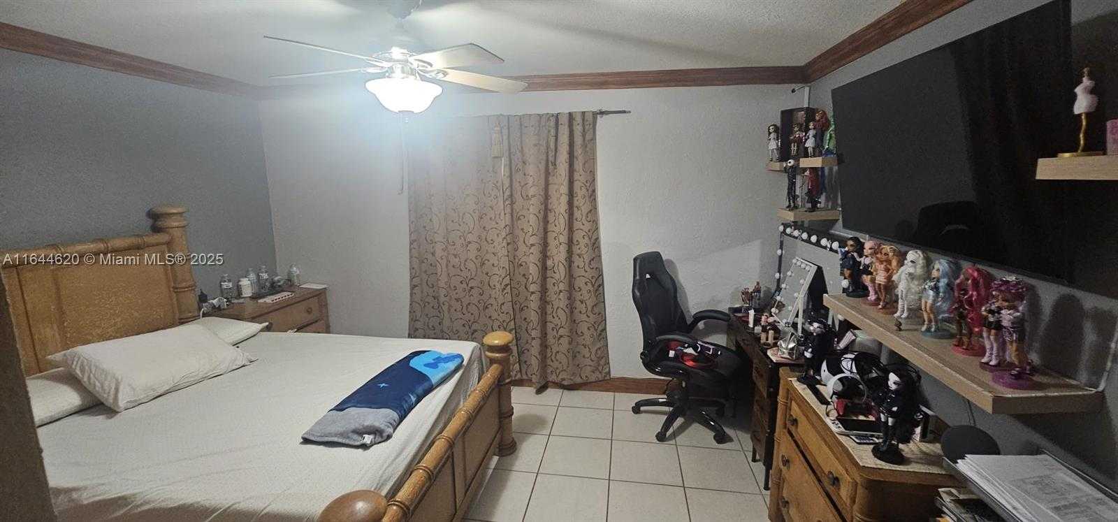 Small Image of 6605 NORTH WEST 77TH ST, Tamarac Number 13