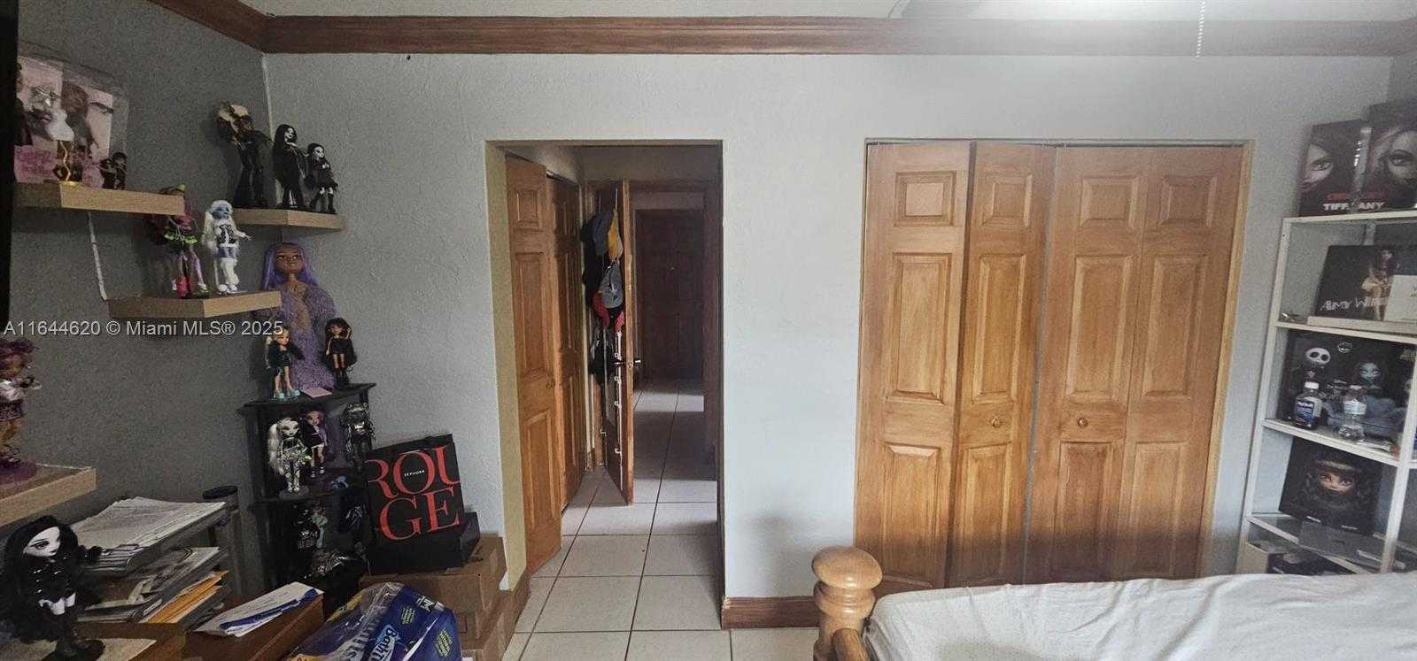 Small Image of 6605 NORTH WEST 77TH ST, Tamarac Number 14