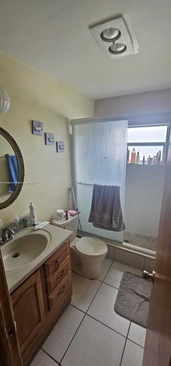 Small Image of 6605 NORTH WEST 77TH ST, Tamarac Number 16